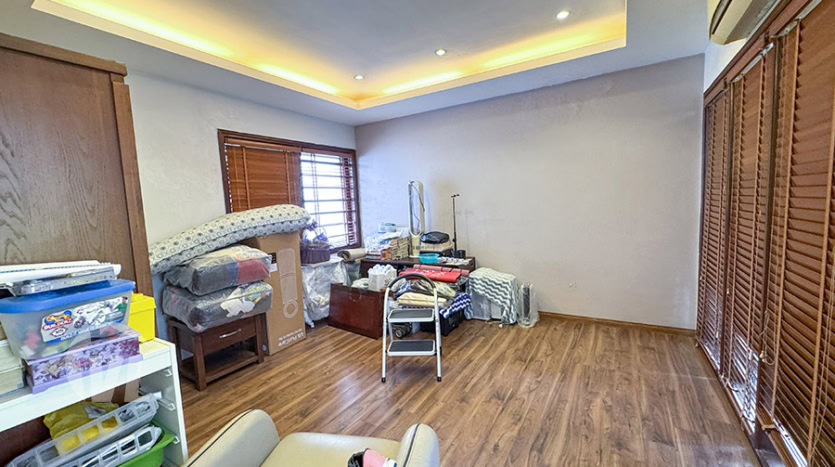 5-Bedroom House for Rent in Tay Ho – Car Access –