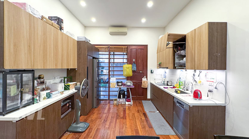 5-Bedroom House for Rent in Tay Ho – Car Access –
