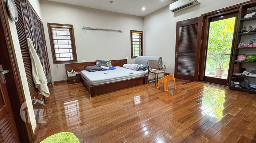 5-Bedroom House for Rent in Tay Ho – Car Access –