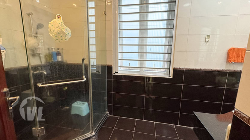 5-Bedroom House for Rent in Tay Ho – Car Access –
