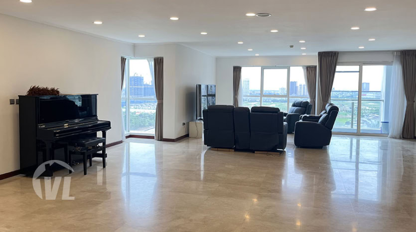Elegant 4 bedroom apartment in L1 Ciputra- 267 sq m