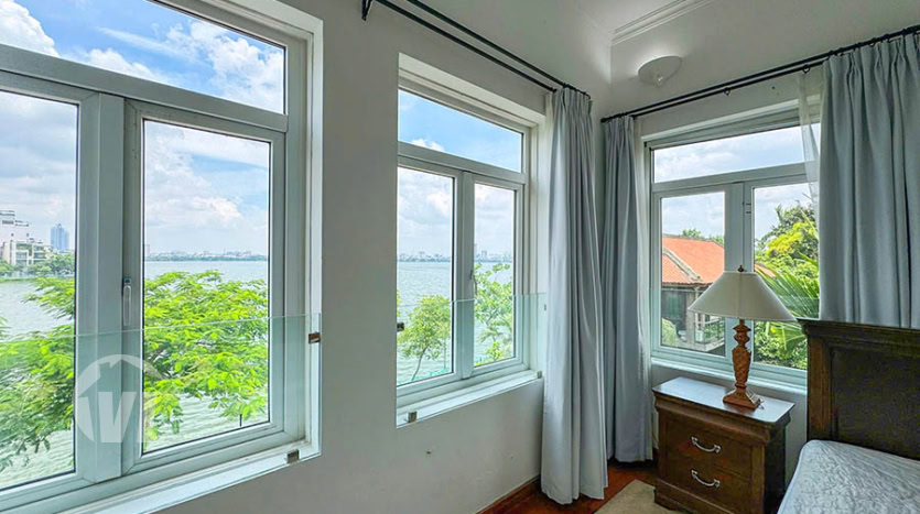 5-Bedroom Villa with Tay Ho View and Expansive Garden for Rent