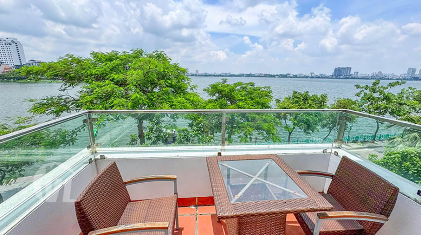 5-Bedroom Villa with Tay Ho View and Expansive Garden for Rent