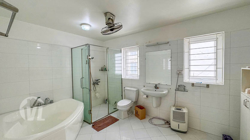 5-Bedroom Villa with Tay Ho View and Expansive Garden for Rent