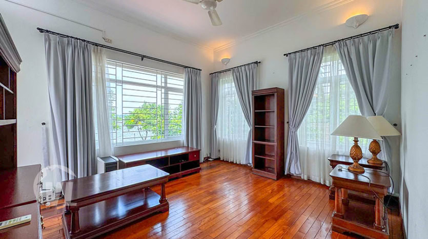 5-Bedroom Villa with Tay Ho View and Expansive Garden for Rent