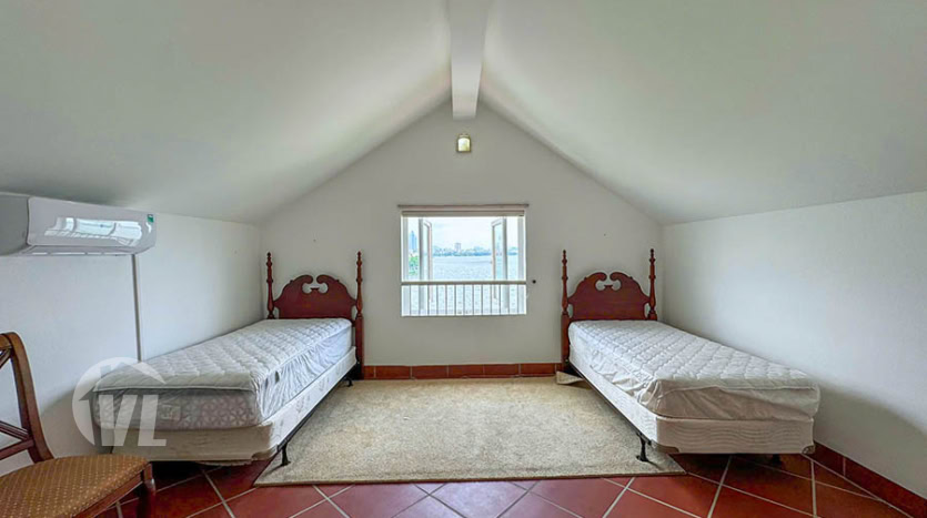 5-Bedroom Villa with Tay Ho View and Expansive Garden for Rent