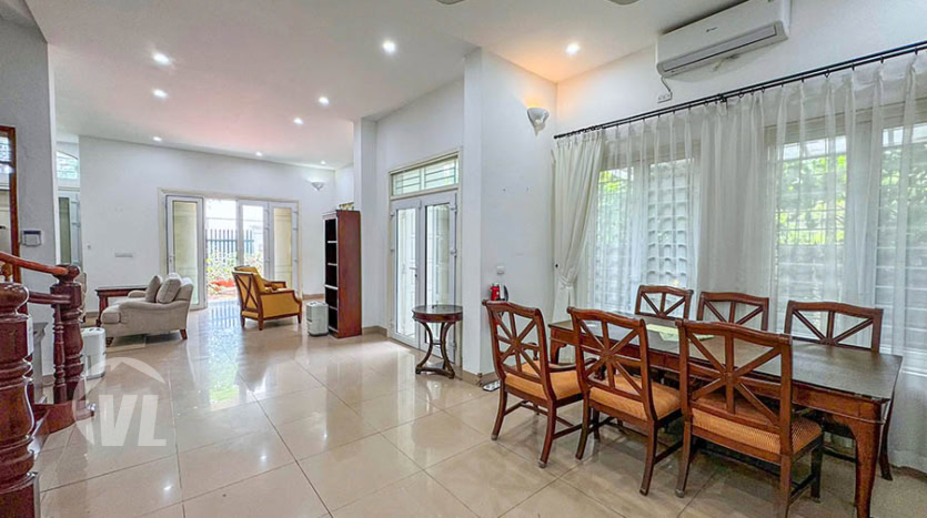 5-Bedroom Villa with Tay Ho View and Expansive Garden for Rent