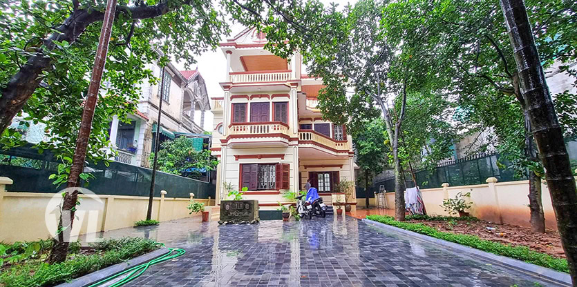 Rental house in Long Bien with big garden 2 bed 2 bath