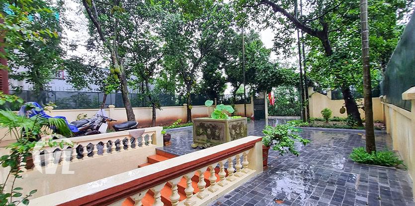 Rental house in Long Bien with big garden 2 bed 2 bath