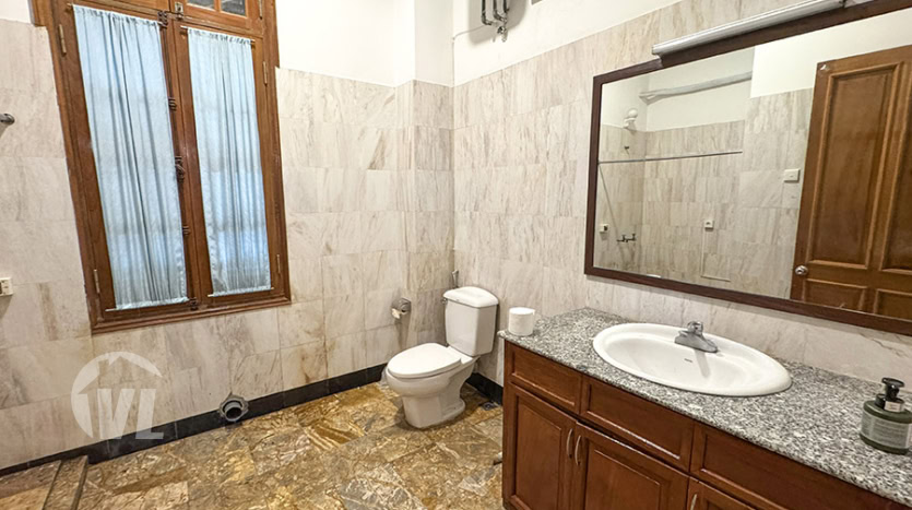 Large car access villa with garden to rent in Tay Ho