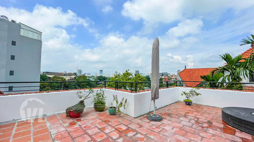 Renovated 5 bedrooms corner house to lease in Tay Ho