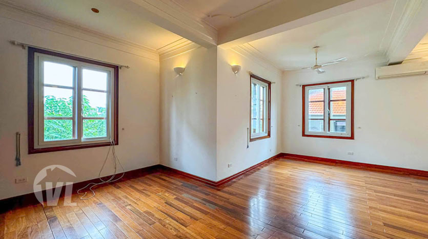 Renovated 5 bedrooms corner house to lease in Tay Ho