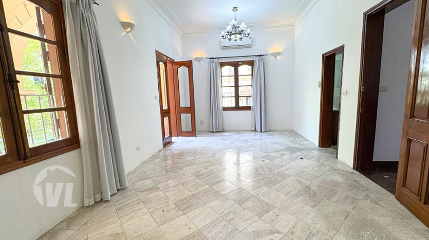 Big villa with garden to rent in Tay Ho with Car Access