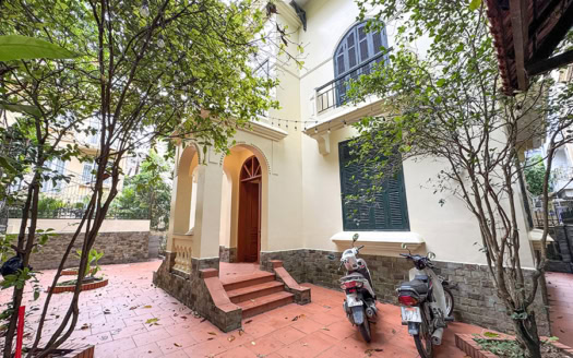 Courtyard garden 4 bedroom house in Tay Ho