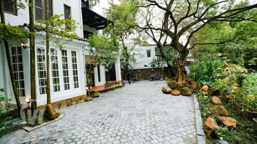 French Colonial Villa with Large Garden to lease in Tay Ho