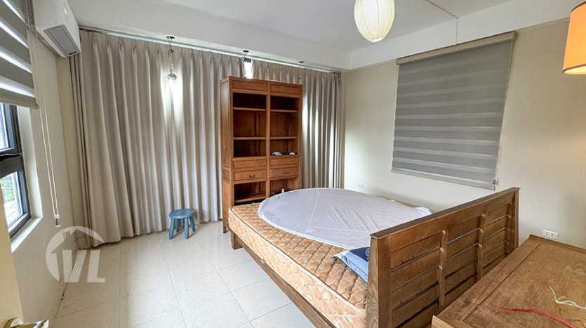 House to rent in Long Bien with garden and River View