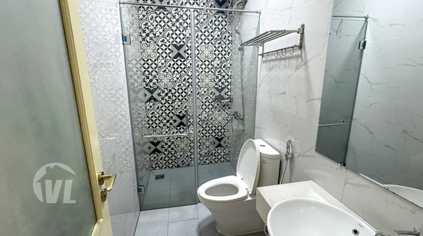 House to rent in Long Bien with garden and River View