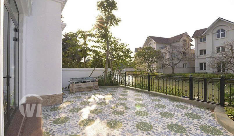 Modern 4-Bedroom Villa for Rent in Vinhomes Riverside – River View