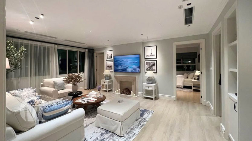 Elegant 4 Bedroom Apartment for Rent in E1 Ciputra