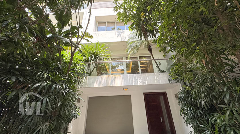 Modern Furnished 5-Bedroom Villa for Rent in Tay Ho