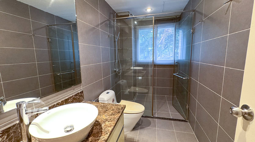 Modern Furnished 5-Bedroom Villa for Rent in Tay Ho