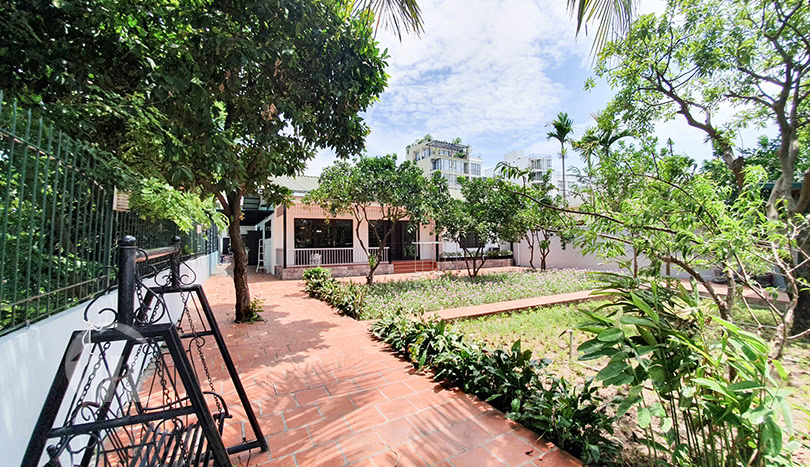 Rental 3 bedroom furnished house in Tay Ho with 500sq m garden