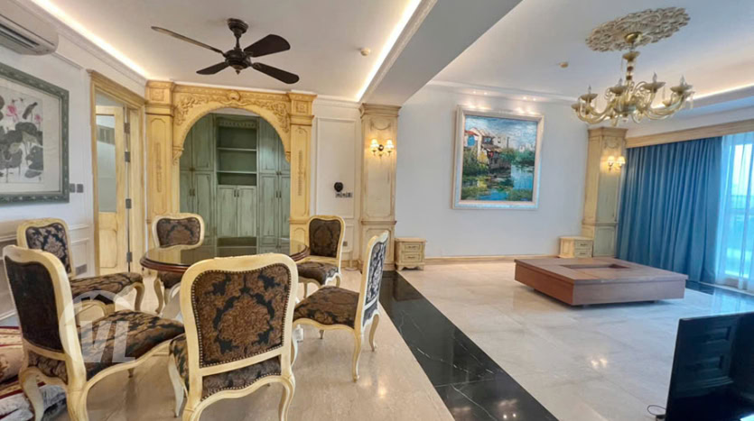 Beautifyl 3 bedroom apartment in L2 CIputra