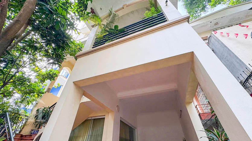 5 bedroom house with pool to rent in Tay Ho district