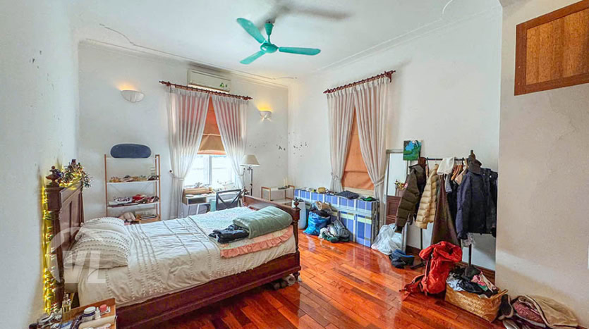 5 bedroom house with pool to rent in Tay Ho district