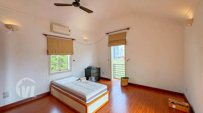 5 bedroom house with pool to rent in Tay Ho district