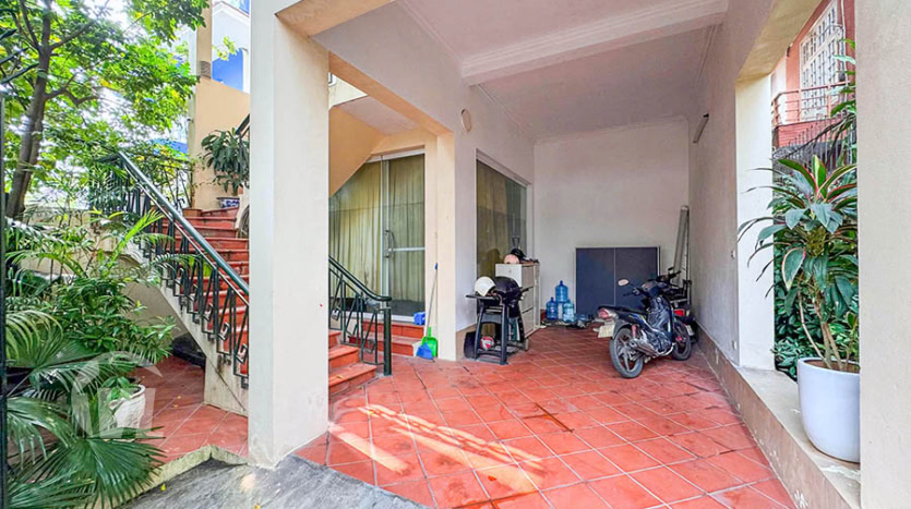 5 bedroom house with pool to rent in Tay Ho district