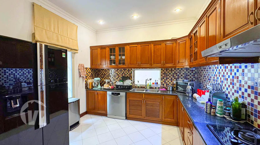 5 bedroom house with pool to rent in Tay Ho district