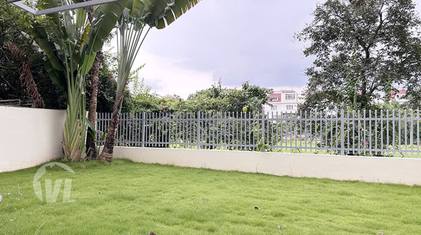 Furnished 5 bedroom house with garden to rent in Ciputra Q Block