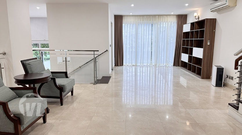 Furnished 5 bedroom house with garden to rent in Ciputra Q Block