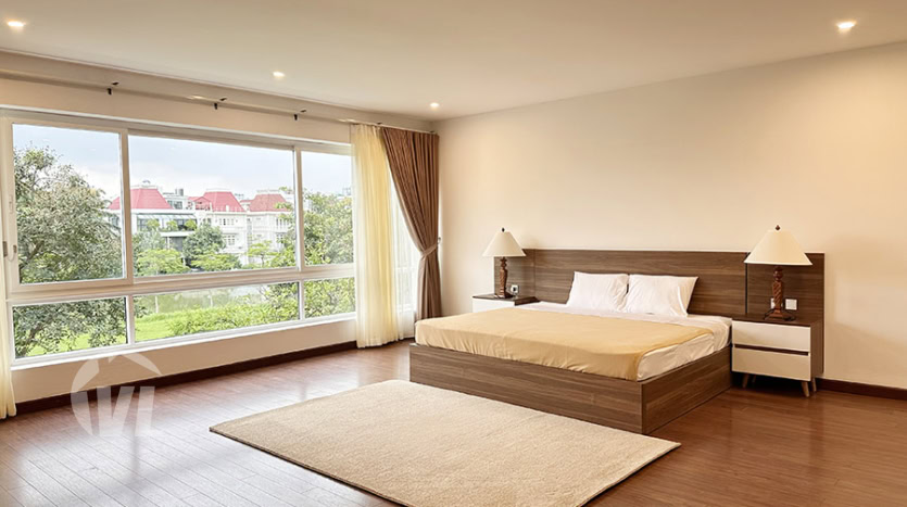 Furnished 5 bedroom house with garden to rent in Ciputra Q Block