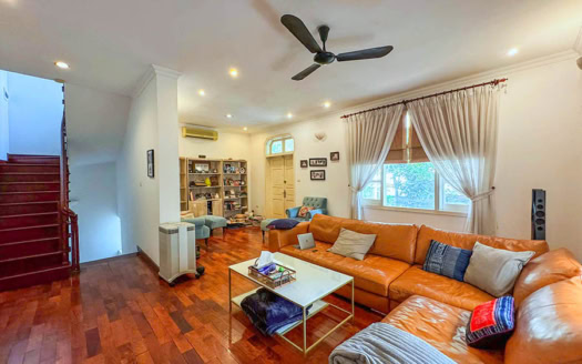 5 bedroom house with pool to rent in Tay Ho district