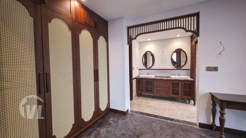 Brand new 4 bedroom apartment for rent facing the West Lake in Tay Ho