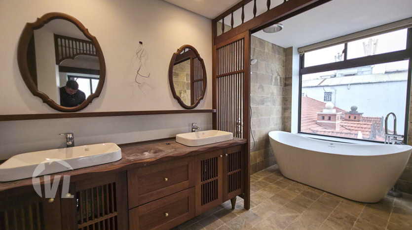 Brand new 4 bedroom apartment for rent facing the West Lake in Tay Ho