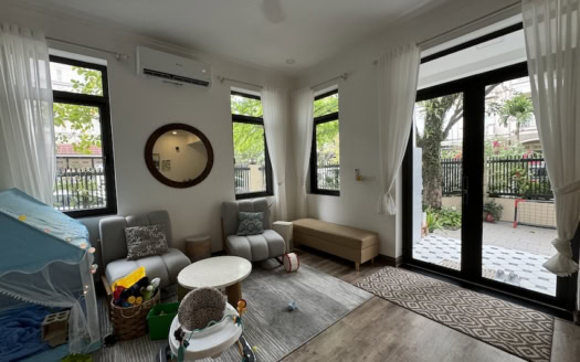 Corner house to rent in Ciputra partly furnished 5 beds 3 baths