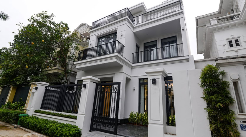 Brand-New 5-Bedroom House for Rent in Ciputra – Private Lift