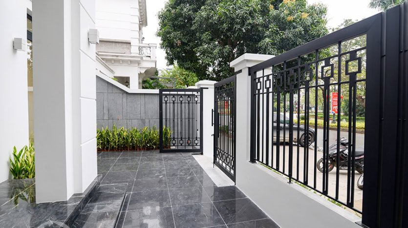 Brand-New 5-Bedroom House for Rent in Ciputra – Private Lift