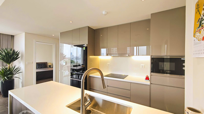 Brand new 3 beds apartment to lease in Tay Ho area