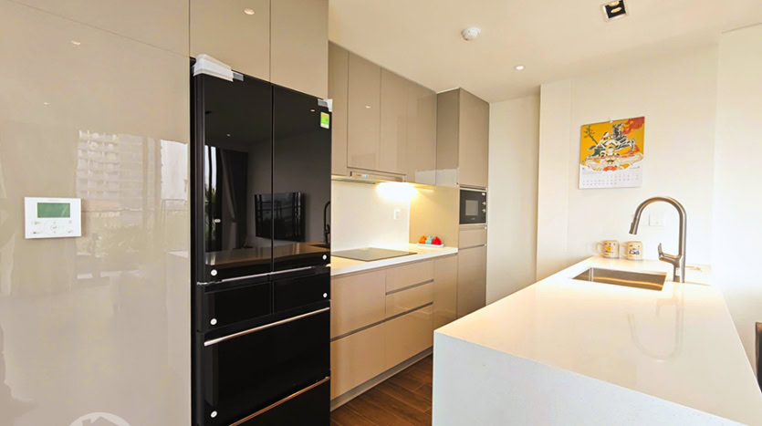 Brand new 3 beds apartment to lease in Tay Ho area