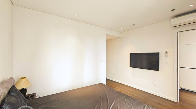 Brand new 3 beds apartment to lease in Tay Ho area