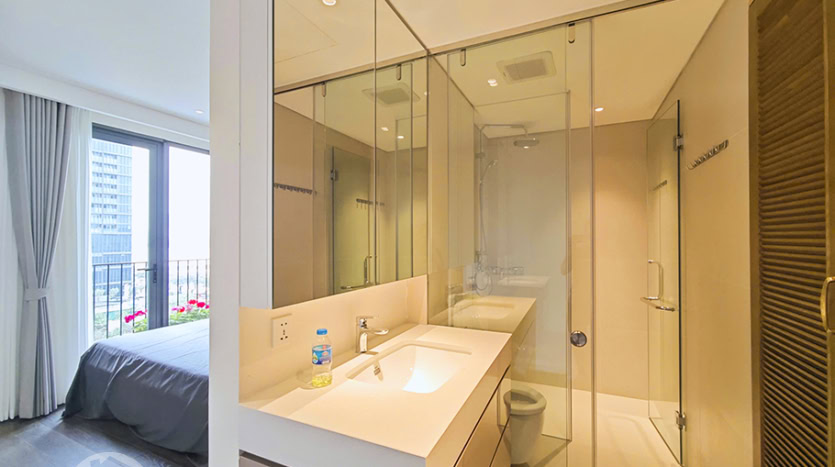 Brand new 3 beds apartment to lease in Tay Ho area