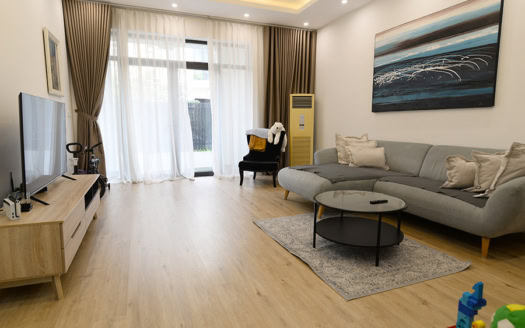 Modern 5 bedrooms villa near UNIS for rent