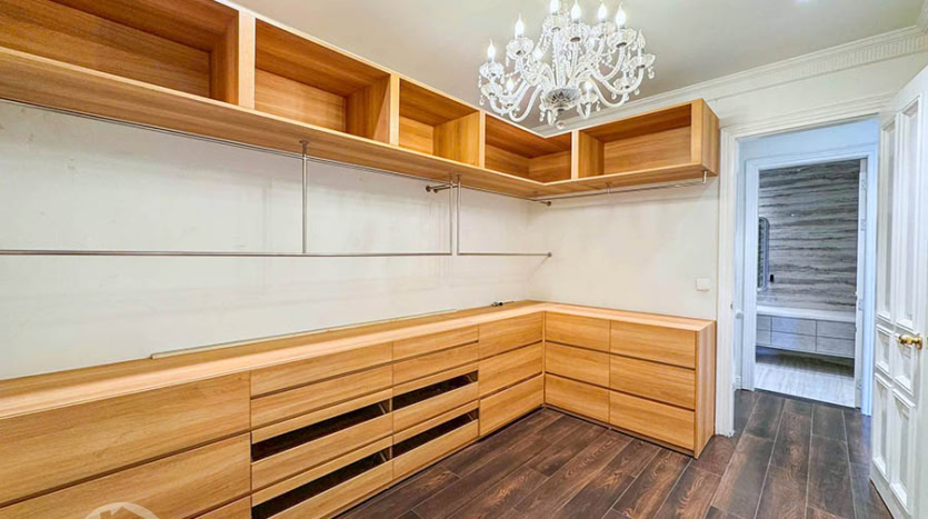Elegant 5-Bedroom French Colonial Villa for Rent in Tay Ho