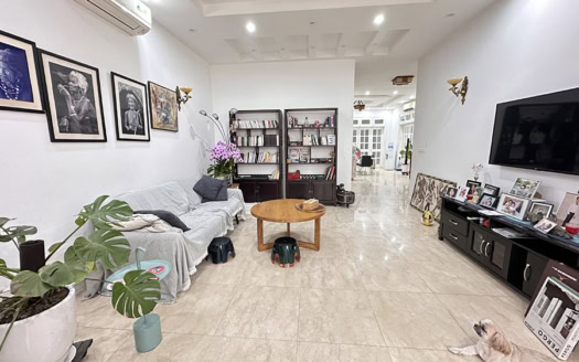 Newly renovated 5 bedroom villa to rent in Ciputra