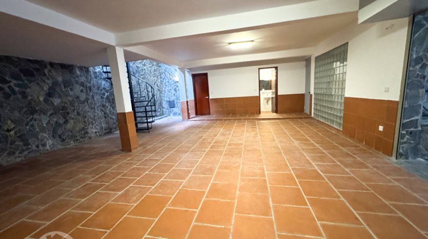 Modern 4-Bedroom Family Home for Rent in Tay Ho