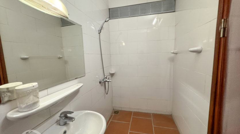 Modern 4-Bedroom Family Home for Rent in Tay Ho